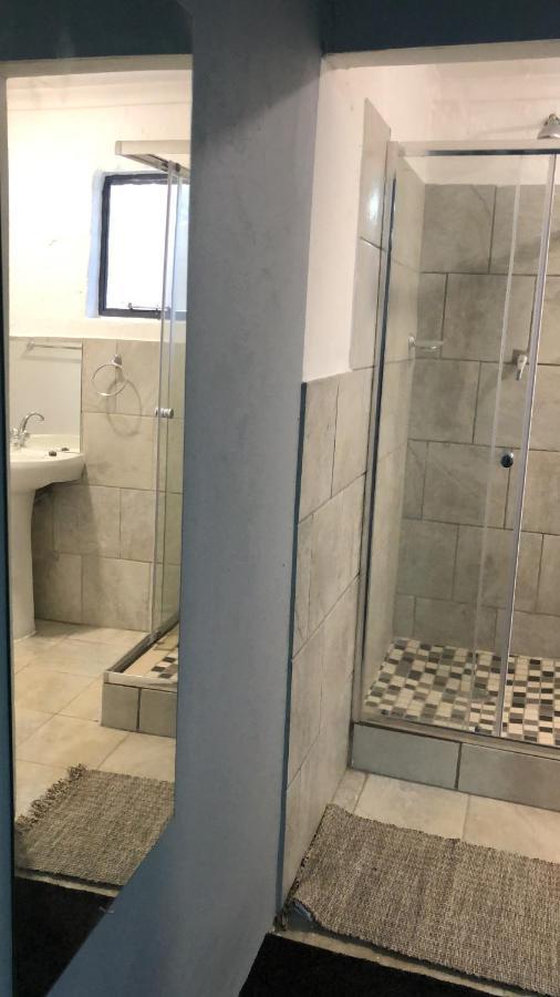 Host Hub Guest House Kempton Park Extérieur photo