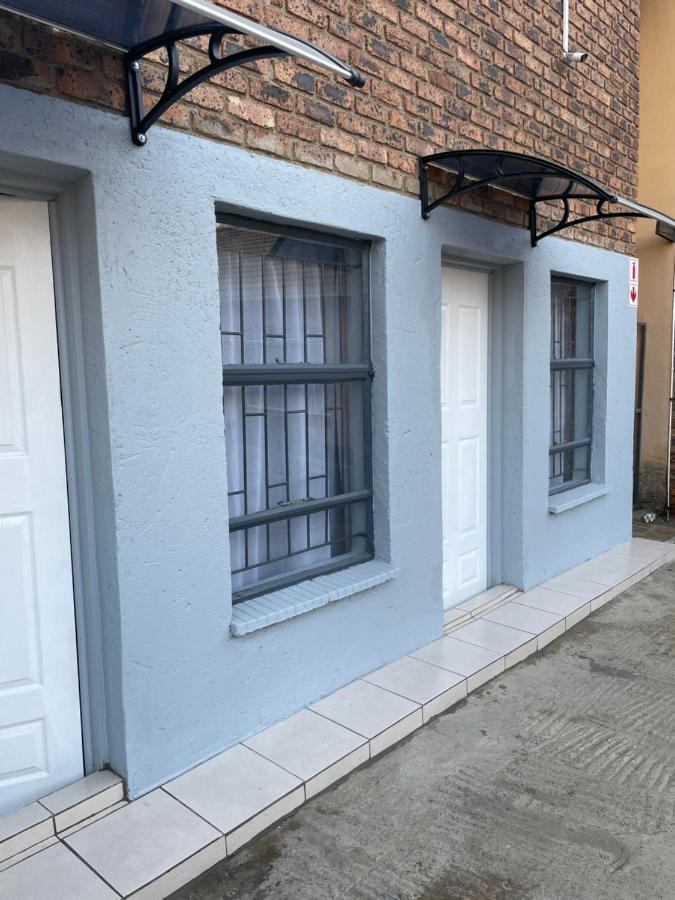 Host Hub Guest House Kempton Park Extérieur photo