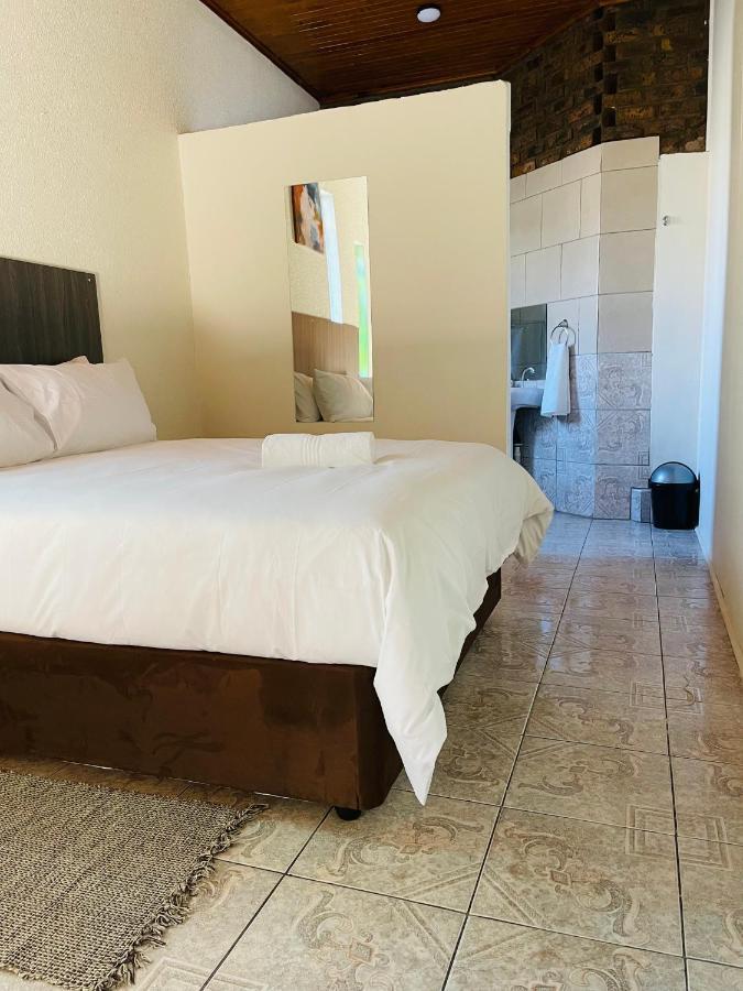 Host Hub Guest House Kempton Park Extérieur photo