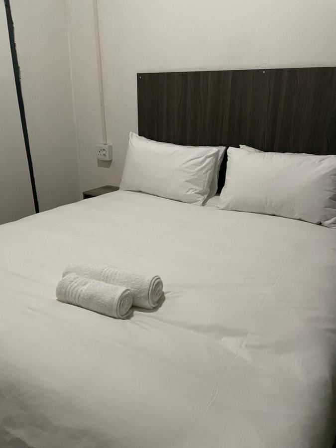Host Hub Guest House Kempton Park Extérieur photo