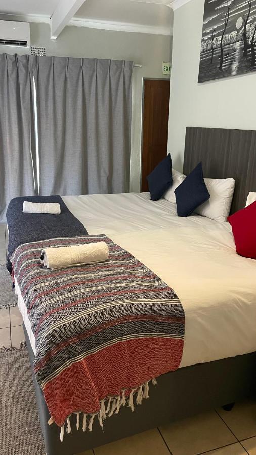 Host Hub Guest House Kempton Park Extérieur photo