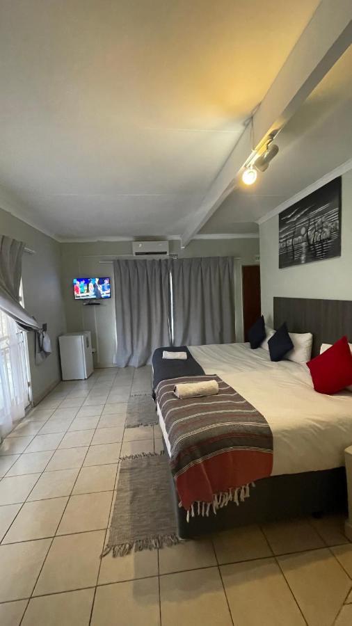 Host Hub Guest House Kempton Park Extérieur photo