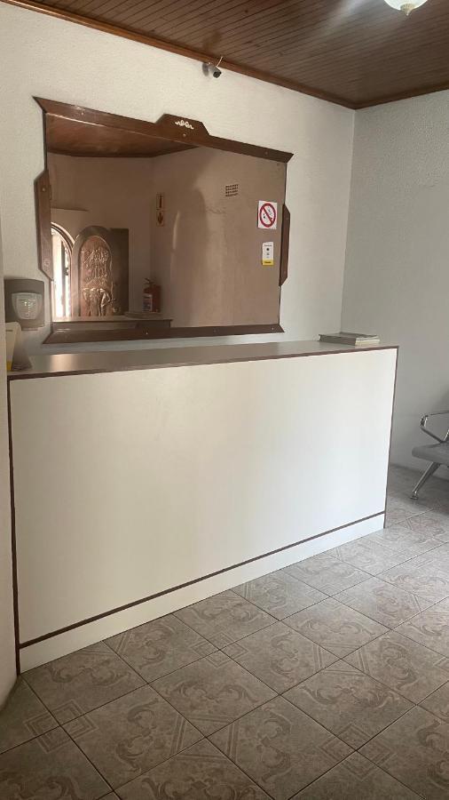 Host Hub Guest House Kempton Park Extérieur photo