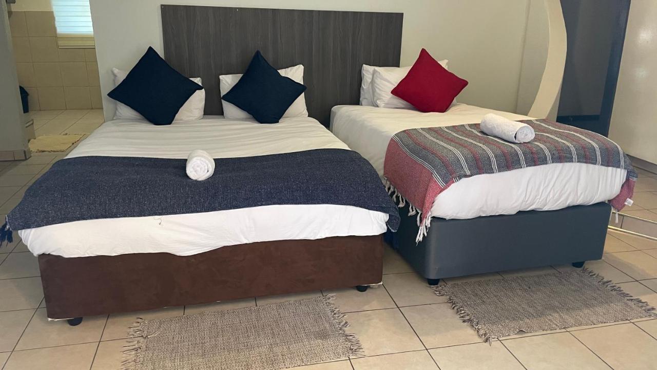 Host Hub Guest House Kempton Park Extérieur photo