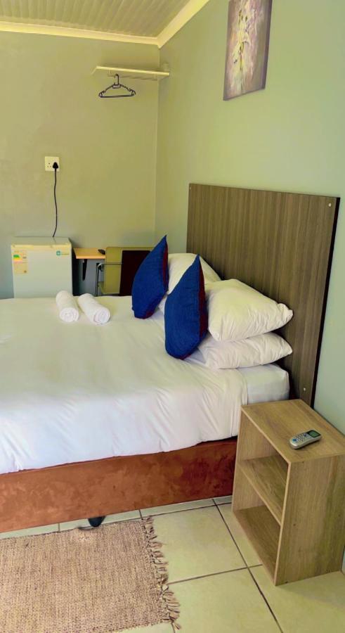 Host Hub Guest House Kempton Park Extérieur photo