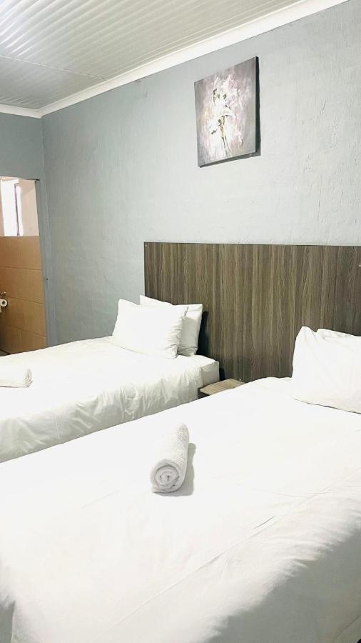 Host Hub Guest House Kempton Park Extérieur photo