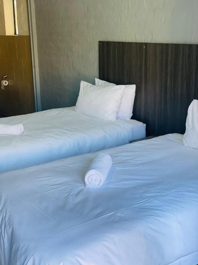 Host Hub Guest House Kempton Park Extérieur photo