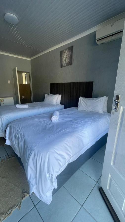 Host Hub Guest House Kempton Park Extérieur photo